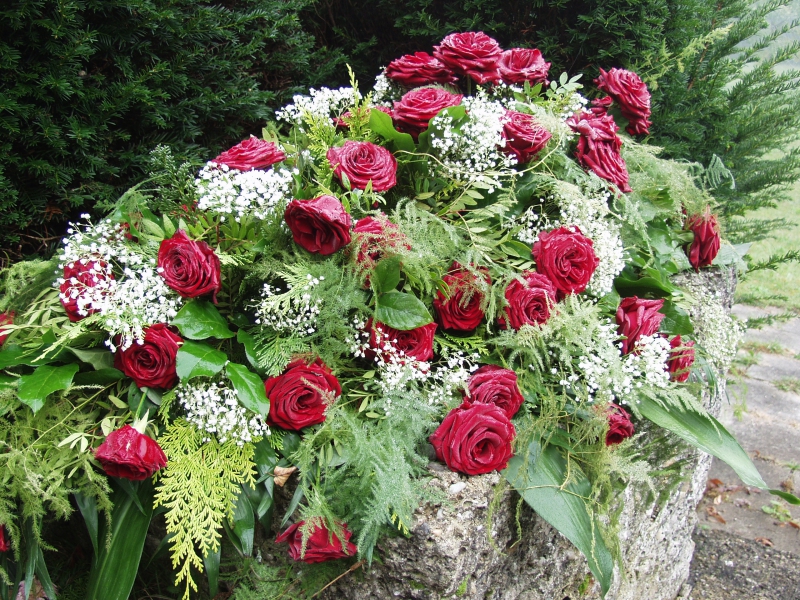 funeraire-FORCALQUEIRET-min_roses-61203